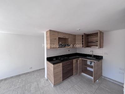 Apartamento de 3 alcobas en arriendo en Bello Antioquia, Medellín, 80 m² · foto 3 de 18