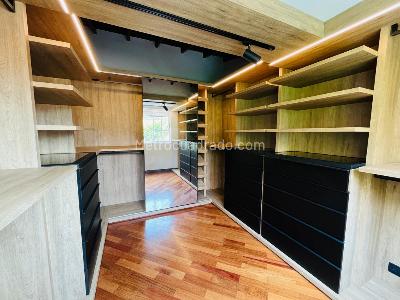 Casa de 3 alcobas en arriendo en Loma Del Escobero, Envigado, 310 m² · foto 15 de 20