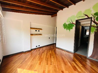 Casa de 3 alcobas en arriendo en Loma Del Escobero, Envigado, 310 m² · foto 16 de 20