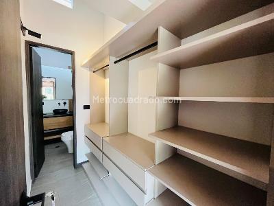 Casa de 3 alcobas en arriendo en Loma Del Escobero, Envigado, 310 m² · foto 20 de 20