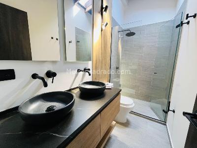 Casa de 3 alcobas en arriendo en Loma Del Escobero, Envigado, 310 m² · foto 9 de 20