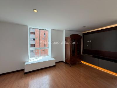 Apartamento de 2 alcobas en arriendo en La Linde, Medellín, 95 m² · foto 5 de 17