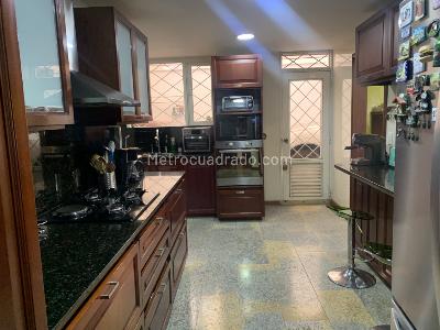 Apartamento de 3 alcobas en venta en Chico Bajo, Bogotá, 200 m² · foto 8 de 20