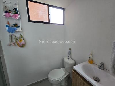Apartamento de 2 alcobas en venta en Niquia, Bello, 60 m² · foto 16 de 20
