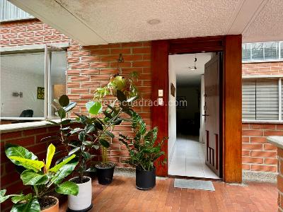 Apartamento de 4 alcobas en venta en El Poblado, Medellín, 196 m² · foto 2 de 20