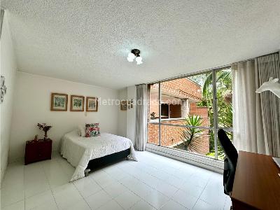 Apartamento de 4 alcobas en venta en El Poblado, Medellín, 196 m² · foto 8 de 20