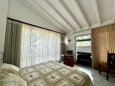 Apartamento de 4 alcobas en venta en El Poblado, Medellín, 196 m² · foto 18 de 20