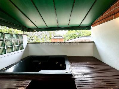 Apartamento de 4 alcobas en venta en El Poblado, Medellín, 196 m² · foto 19 de 20