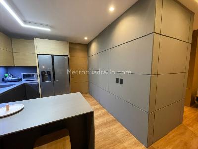 Apartaestudio en arriendo en El Poblado Santa Maria De Los Angeles, Medellín, 51 m² · foto 2 de 17
