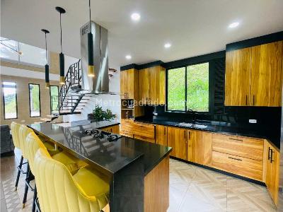 Casa de 5 alcobas en venta en El Salado, Envigado, 340 m² · foto 10 de 20