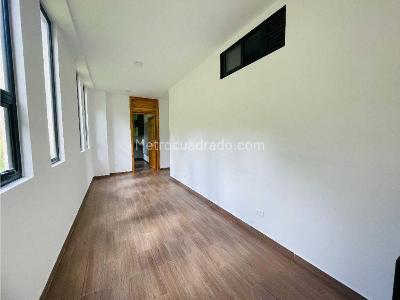 Casa de 5 alcobas en venta en El Salado, Envigado, 340 m² · foto 17 de 20