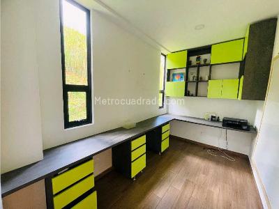 Casa de 5 alcobas en venta en El Salado, Envigado, 340 m² · foto 18 de 20