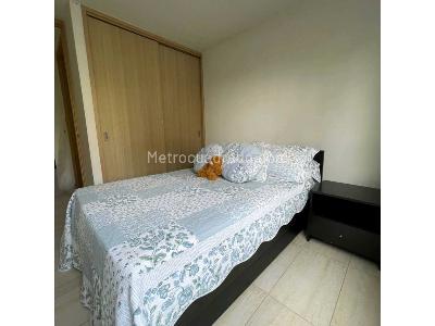 Apartamento en venta en Loma De Los Bernal, Medellín · foto 6 de 9