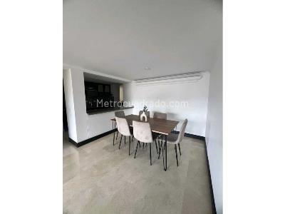 Apartamento de 3 alcobas en arriendo en Loma De Los Bernal, Medellín, 100 m² · foto 6 de 13