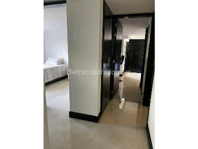 Apartamento de 3 alcobas en arriendo en Loma De Los Bernal, Medellín, 100 m² · foto 7 de 13