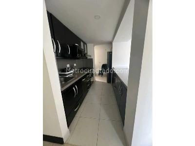 Apartamento de 3 alcobas en arriendo en Loma De Los Bernal, Medellín, 100 m² · foto 12 de 13