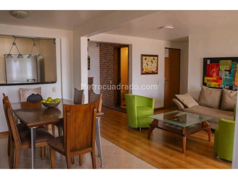 Spacious 3BR Apartment with Private Baths in Poblado Castropol - 7