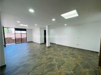 Casa de 5 alcobas en arriendo en Loma El Escobero, Envigado, 698 m² · foto 7 de 20