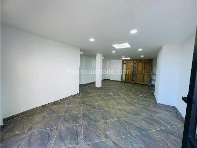 Casa de 5 alcobas en arriendo en Loma El Escobero, Envigado, 698 m² · foto 8 de 20