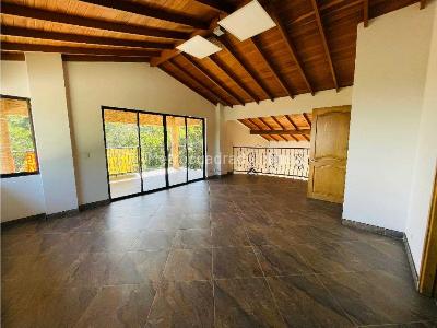 Casa de 5 alcobas en arriendo en Loma El Escobero, Envigado, 698 m² · foto 15 de 20