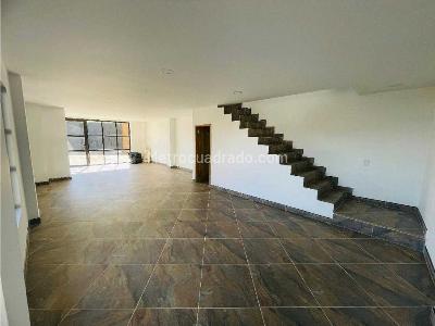 Casa de 5 alcobas en arriendo en Loma El Escobero, Envigado, 698 m² · foto 17 de 20