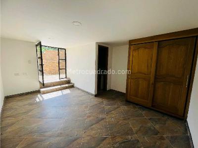 Casa de 5 alcobas en arriendo en Loma El Escobero, Envigado, 698 m² · foto 20 de 20