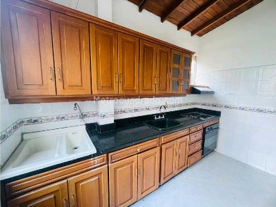 Apartamento de 3 alcobas en venta en Maria Auxiliadora, Sabaneta, 60 m² · foto 4 de 18