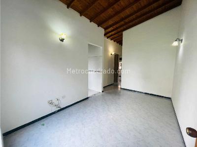 Apartamento de 3 alcobas en venta en Maria Auxiliadora, Sabaneta, 60 m² · foto 5 de 18