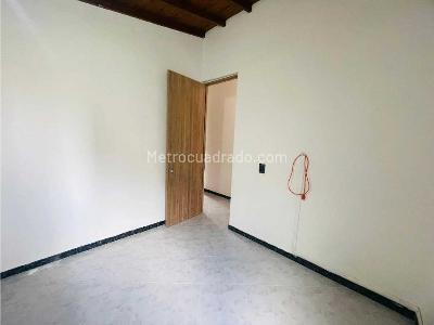 Apartamento de 3 alcobas en venta en Maria Auxiliadora, Sabaneta, 60 m² · foto 7 de 18