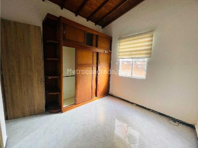 Apartamento de 3 alcobas en venta en Maria Auxiliadora, Sabaneta, 60 m² · foto 12 de 18