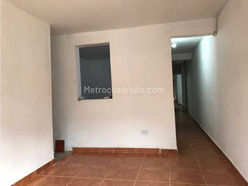 Commercial 4BR House for Rent in Guayabal (Cristorey) - 3