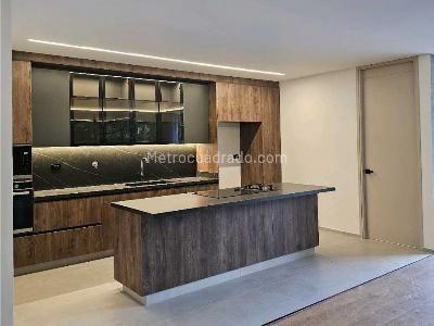 Apartamento de 2 alcobas en venta en Los Naranjos, Medellín, 240 m² · foto 6 de 18