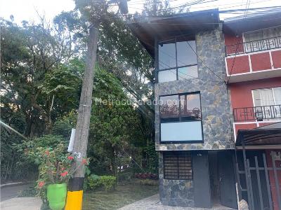 Casa de 3 alcobas en venta en Santa Fe, Medellín, 153 m² · foto 2 de 20