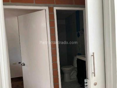 Casa de 5 alcobas en venta en El Trapiche, Bello, 120 m² · foto 19 de 20