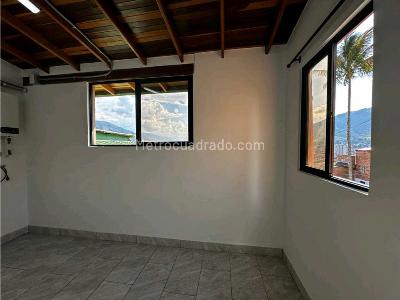 Casa de 4 alcobas en venta en El Mirador, Bello, 72 m² · foto 5 de 20