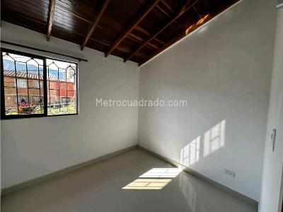 Casa de 4 alcobas en venta en El Mirador, Bello, 72 m² · foto 12 de 20