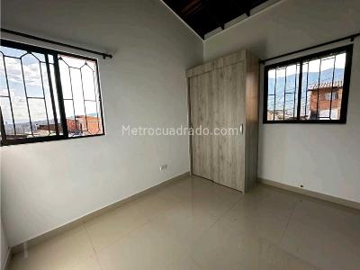 Casa de 4 alcobas en venta en El Mirador, Bello, 72 m² · foto 18 de 20