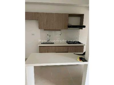 Apartamento de 3 alcobas en venta en Niquia, Bello, 72 m² · foto 2 de 20