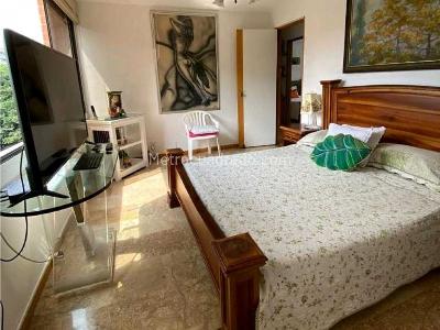 Apartamento de 3 alcobas en venta en El Poblado, Medellín, 123 m² · foto 8 de 12