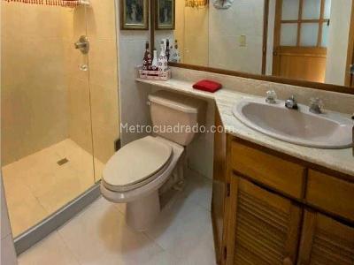 Apartamento de 3 alcobas en venta en El Poblado, Medellín, 123 m² · foto 11 de 12