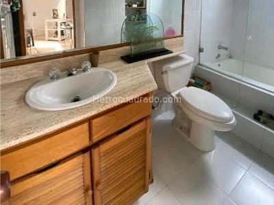 Apartamento de 3 alcobas en venta en El Poblado, Medellín, 123 m² · foto 12 de 12