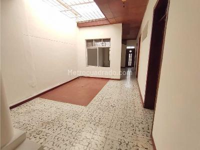 Casa de 4 alcobas en venta en La America, Medellín, 210 m² · foto 7 de 15