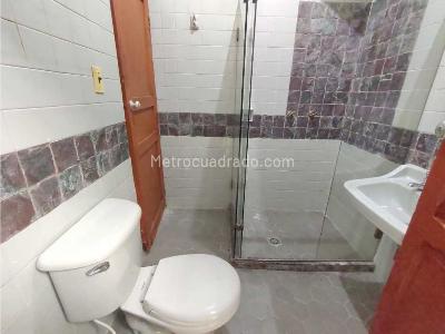Casa de 4 alcobas en venta en La America, Medellín, 210 m² · foto 12 de 15