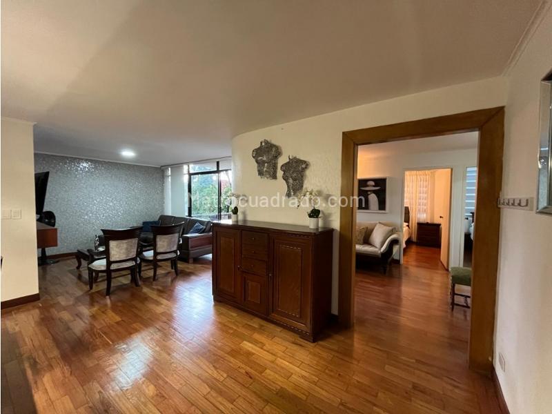 Apartamento Amoblado de 4 Alcobas en Poblado - 3