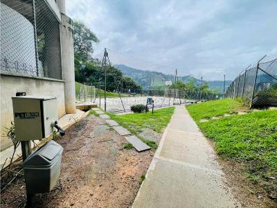 Apartamento de 3 alcobas en venta en La Doctora, Sabaneta, 70 m² · foto 19 de 20