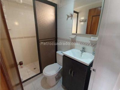 Apartamento de 2 alcobas en venta en Cabañitas, Bello, 115 m² · foto 11 de 20