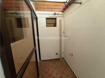 Apartamento de 2 alcobas en venta en Cabañitas, Bello, 115 m² · foto 13 de 20