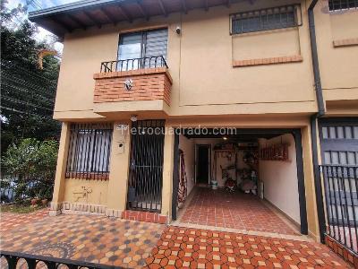 Casa de 5 alcobas en venta en Aldea Verde, Sabaneta, 136 m² · foto 3 de 20