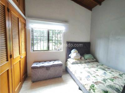 Casa de 5 alcobas en venta en Aldea Verde, Sabaneta, 136 m² · foto 19 de 20