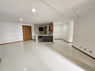 Apartamento de 3 alcobas en venta en Aves Maria, Sabaneta, 100 m² · foto 3 de 9